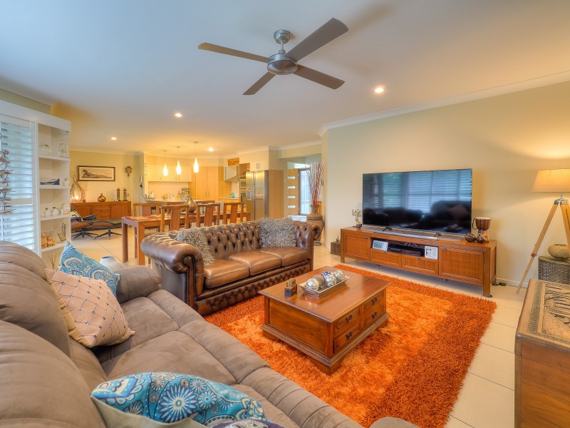 13 Fulmar Court, Burrum Heads QLD 4659