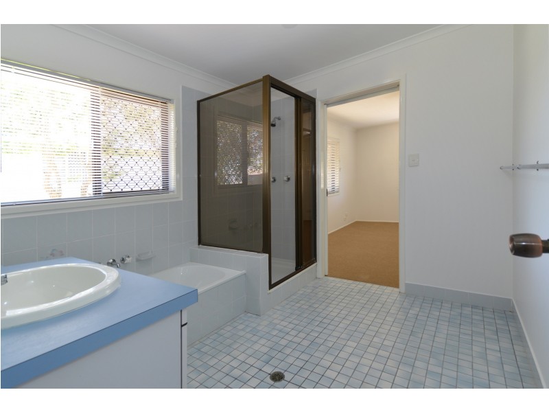 23 Howard St, Burrum Heads QLD 4659