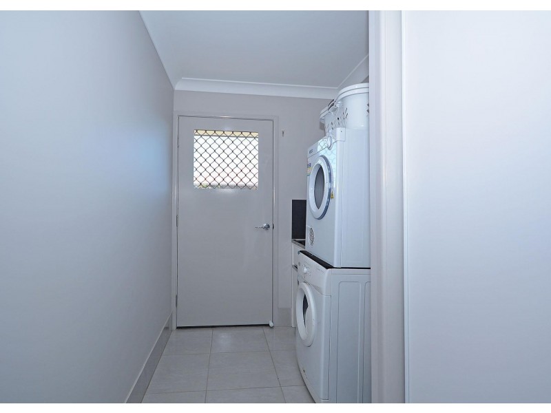 13 Lakes Boulevard, Burrum Heads QLD 4659