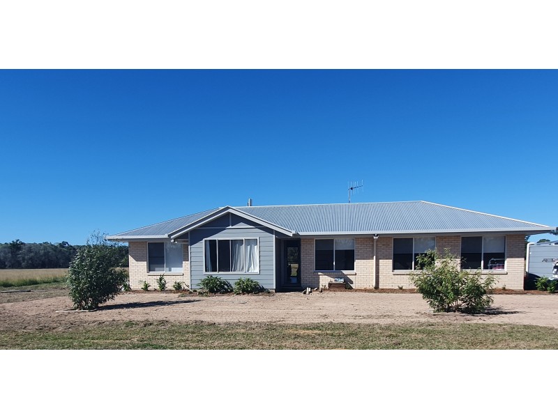 86 Keen Road, Pacific Haven QLD 4659