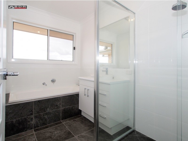 86 Keen Road, Pacific Haven QLD 4659