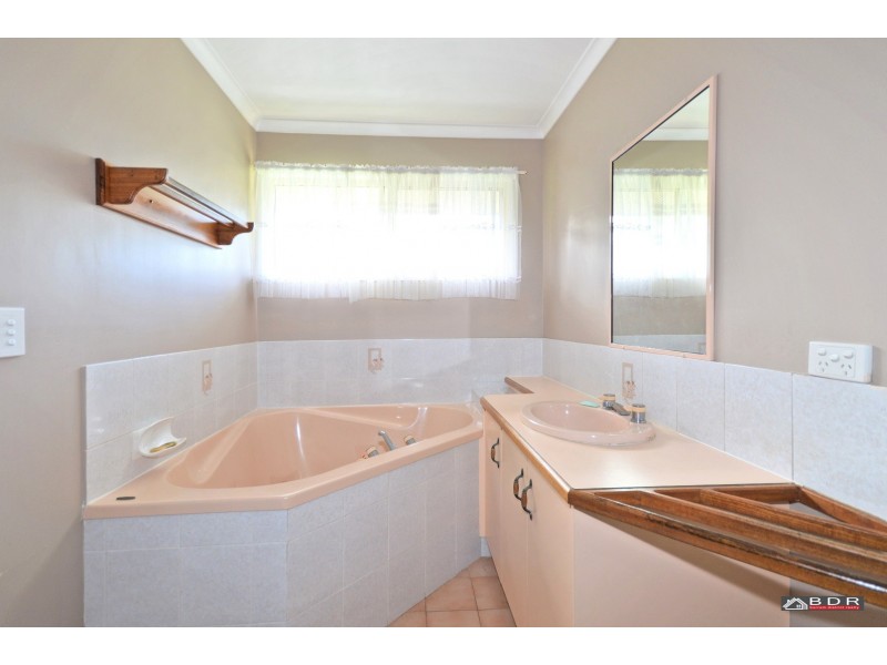 71 Watkins St, Howard QLD 4659