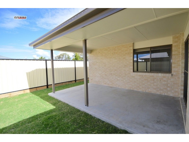 2/1 Lucas Drive, Burrum Heads QLD 4659