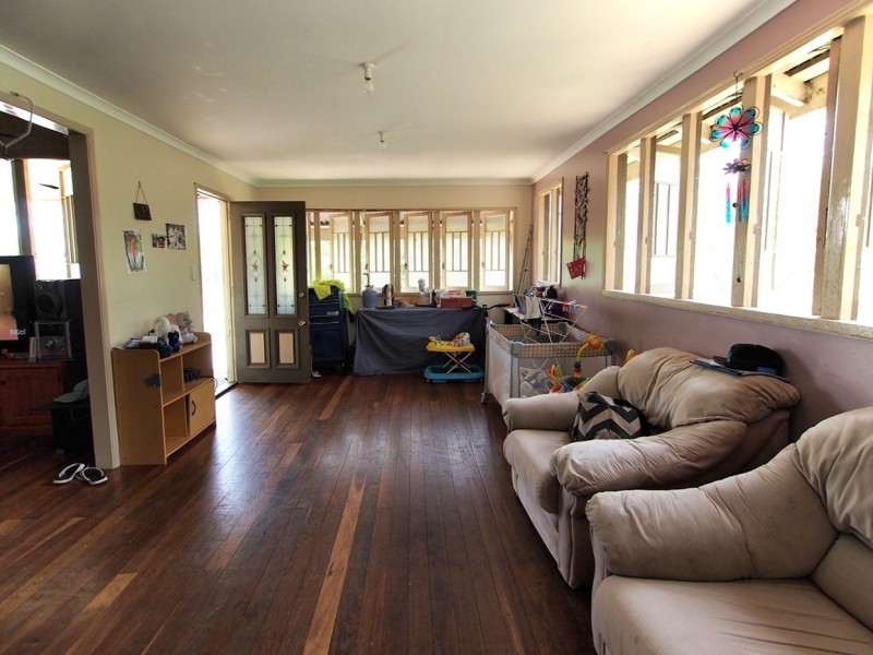 9-11 James St, Howard QLD 4659