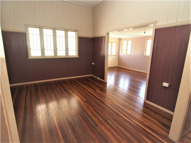 9-11 James St, Howard QLD 4659