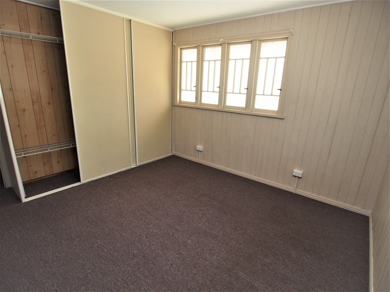 9-11 James St, Howard QLD 4659