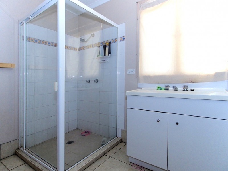 9-11 James St, Howard QLD 4659