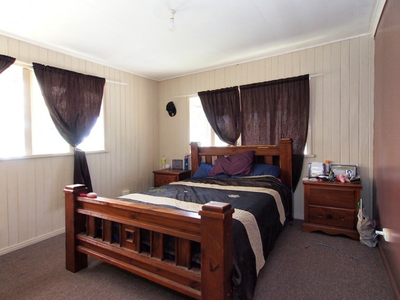 9-11 James St, Howard QLD 4659