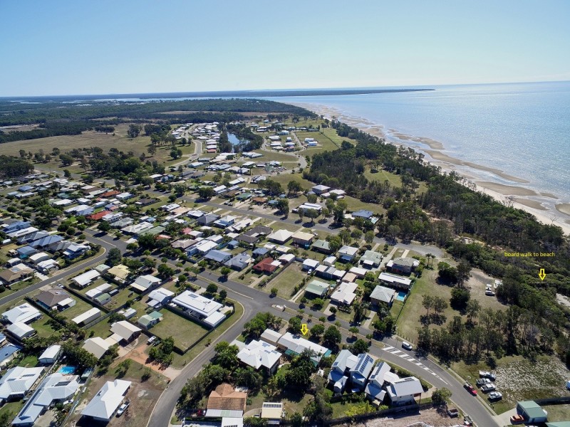 37 Beach Dr, Burrum Heads QLD 4659