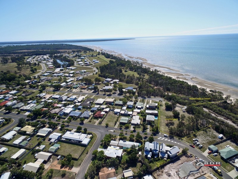 37 Beach Dr, Burrum Heads QLD 4659
