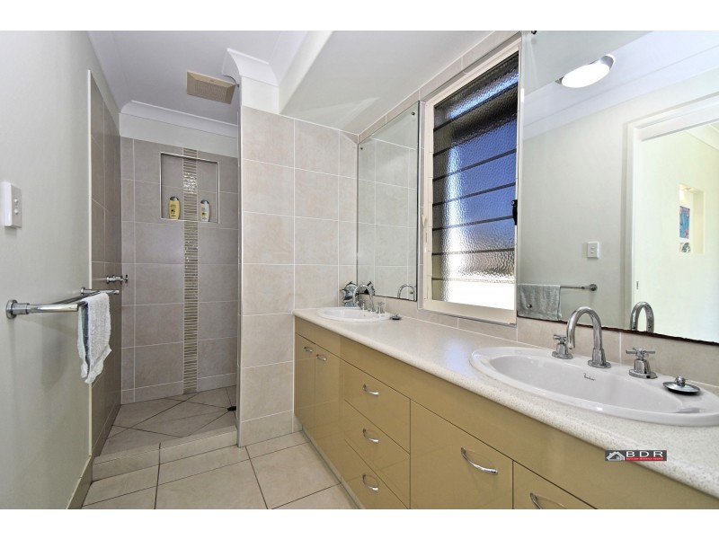 32 Traviston Way, Burrum Heads QLD 4659