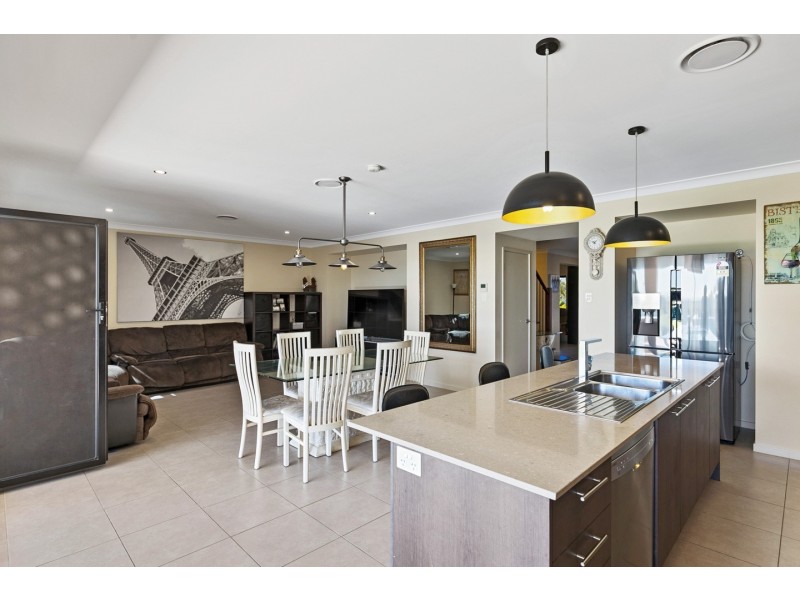 2 Pavilion Ct, Burrum Heads QLD 4659