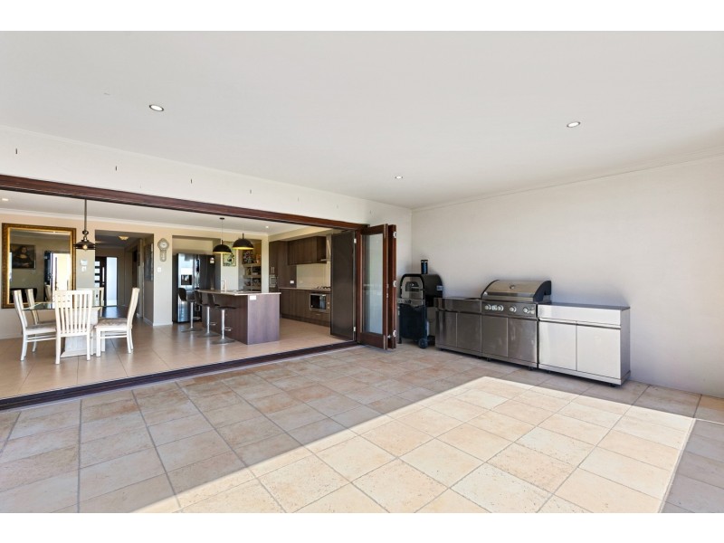 2 Pavilion Ct, Burrum Heads QLD 4659