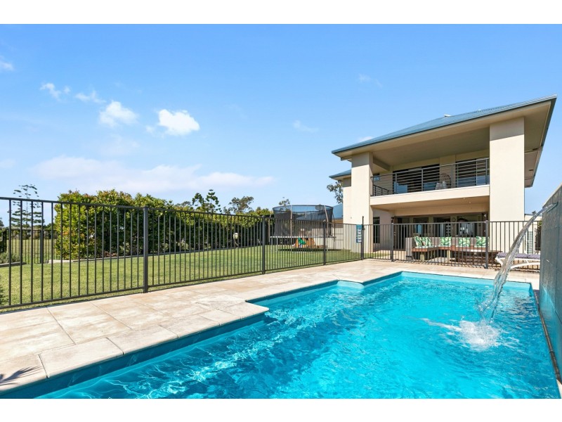 2 Pavilion Ct, Burrum Heads QLD 4659
