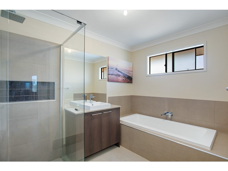 2 Pavilion Ct, Burrum Heads QLD 4659