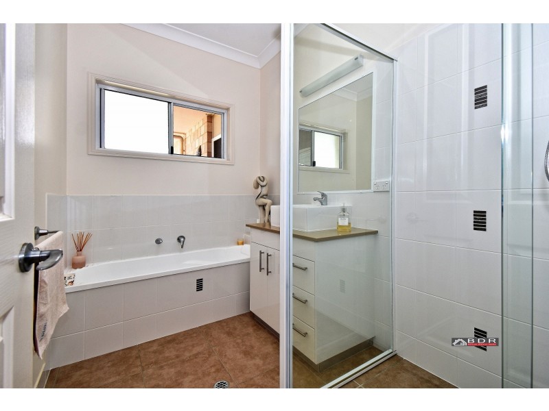 8 Cowrie Court, Burrum Heads QLD 4659