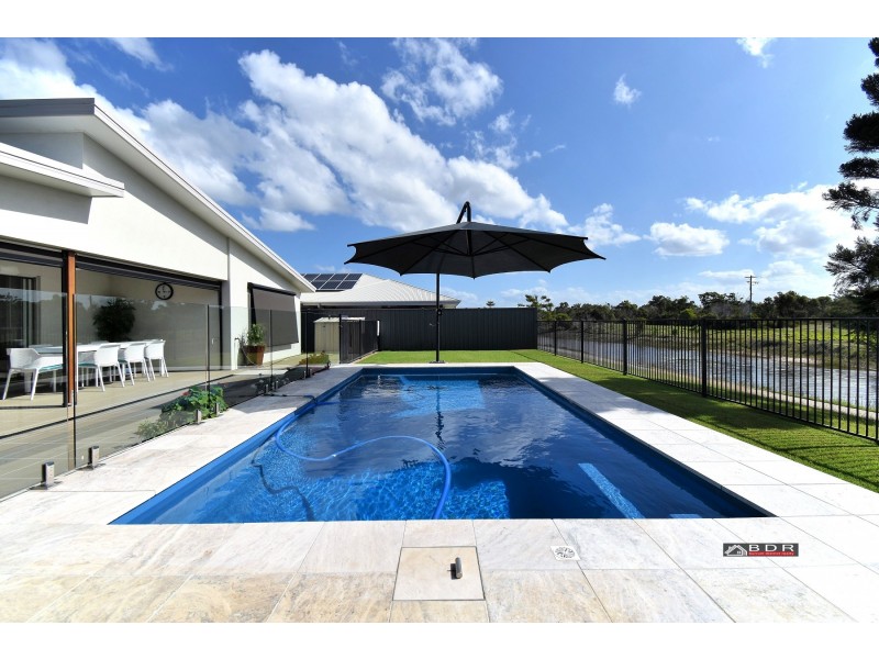 38 Honey Myrtle Cl, Burrum Heads QLD 4659