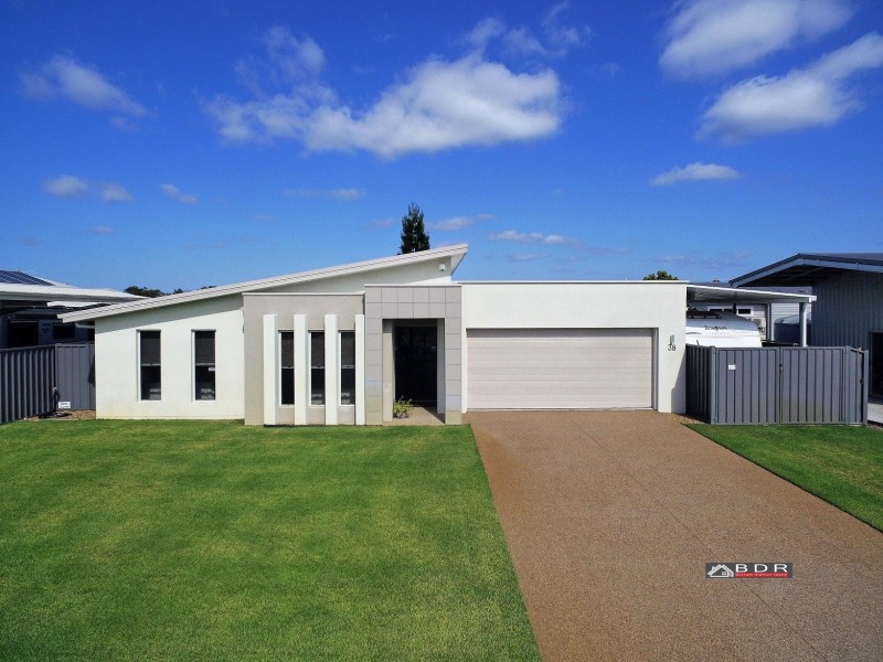 38 Honey Myrtle Cl, Burrum Heads QLD 4659