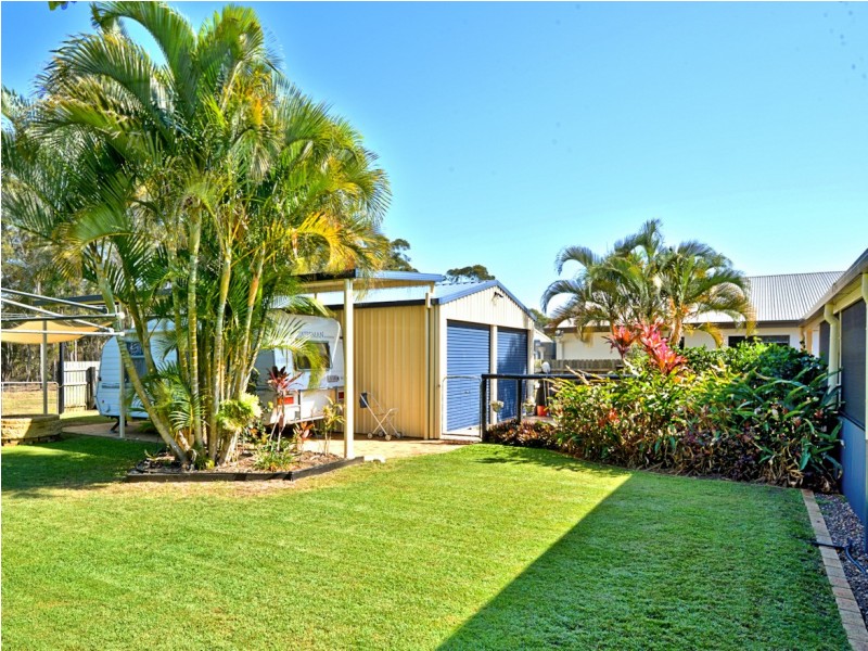 11 Lakeside Drive, Burrum Heads QLD 4659