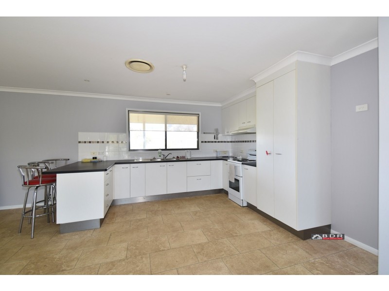 4 Burrumba Drive, Buxton QLD 4660