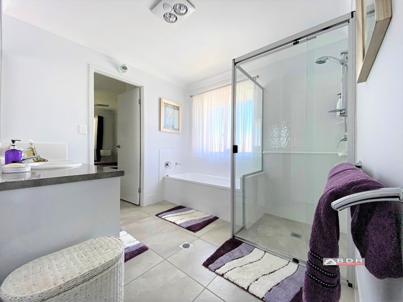 11 Honey Myrtle Cl, Burrum Heads QLD 4659