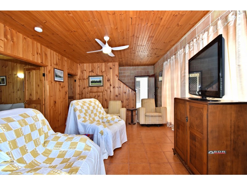 17 Kingfisher Parade, Toogoom QLD 4655