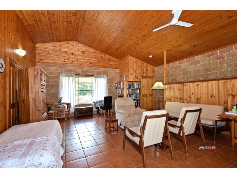 17 Kingfisher Parade, Toogoom QLD 4655