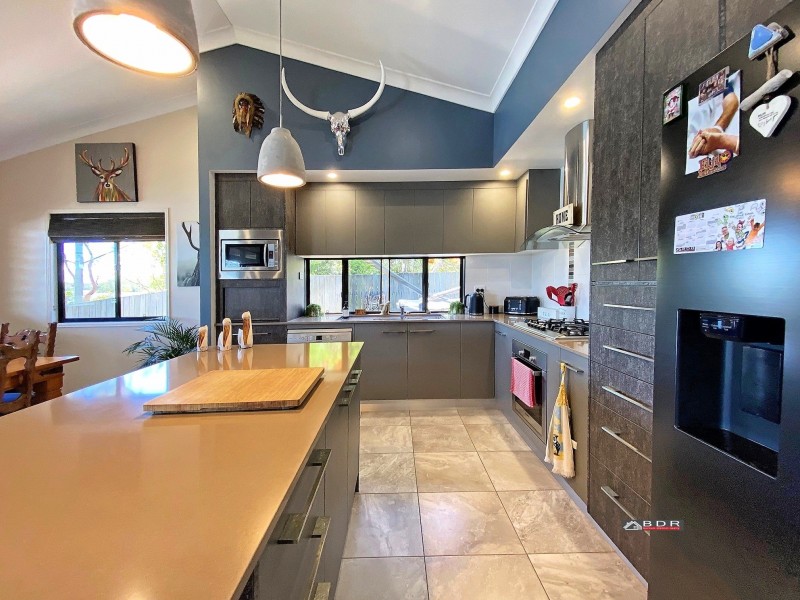 11 Jacqueline Dr, Pacific Haven QLD 4659