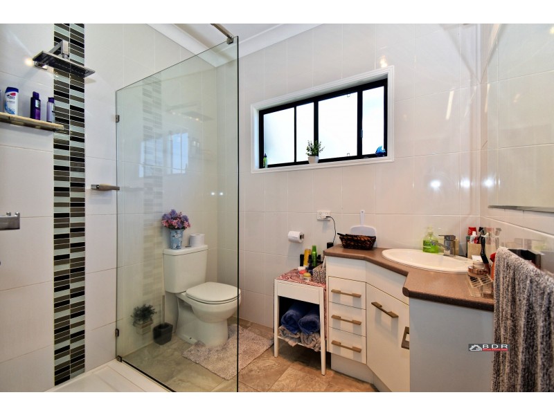 11 Jacqueline Dr, Pacific Haven QLD 4659