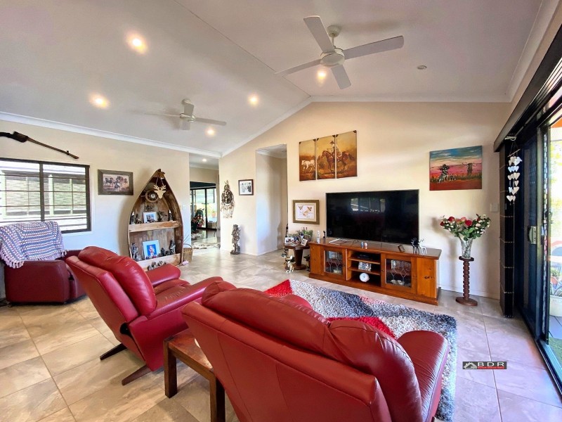 11 Jacqueline Dr, Pacific Haven QLD 4659