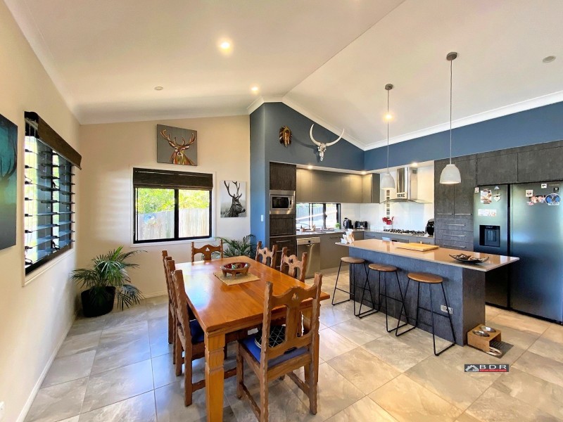 11 Jacqueline Dr, Pacific Haven QLD 4659