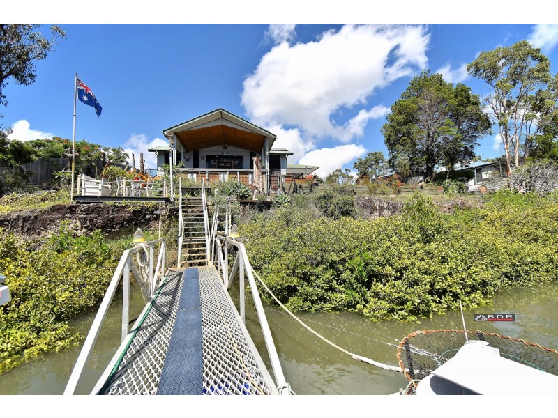 11 Jacqueline Dr, Pacific Haven QLD 4659