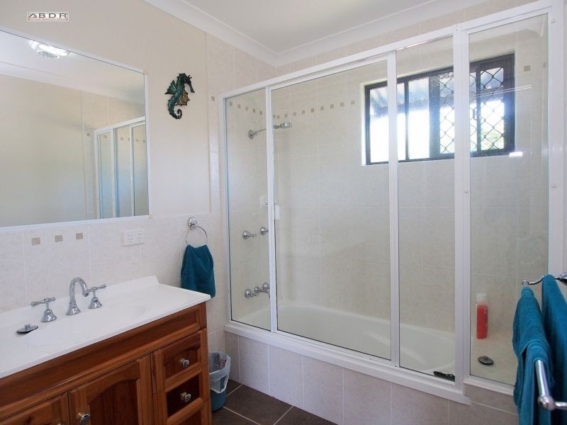 5 Lakes Boulevard, Burrum Heads QLD 4659