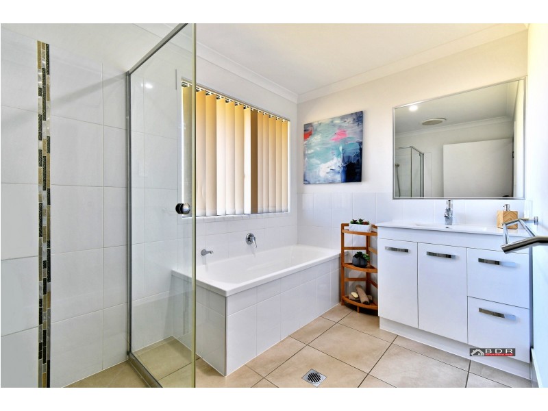 1 Cowrie Crt, Burrum Heads QLD 4659