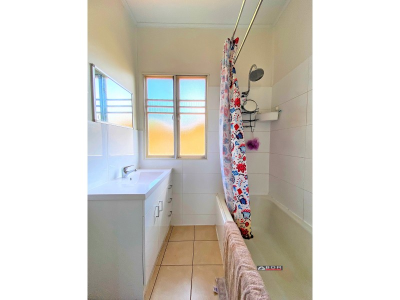 8 Ridgway Street, Childers QLD 4660