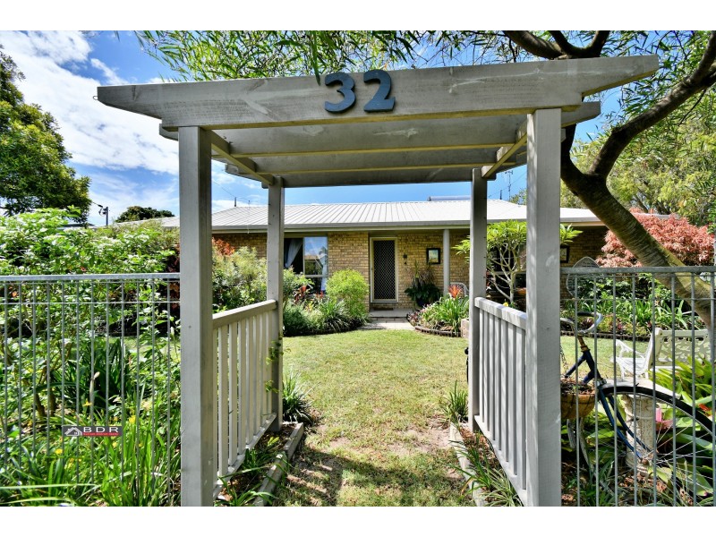 32 Riverview Drive, Burrum Heads QLD 4659