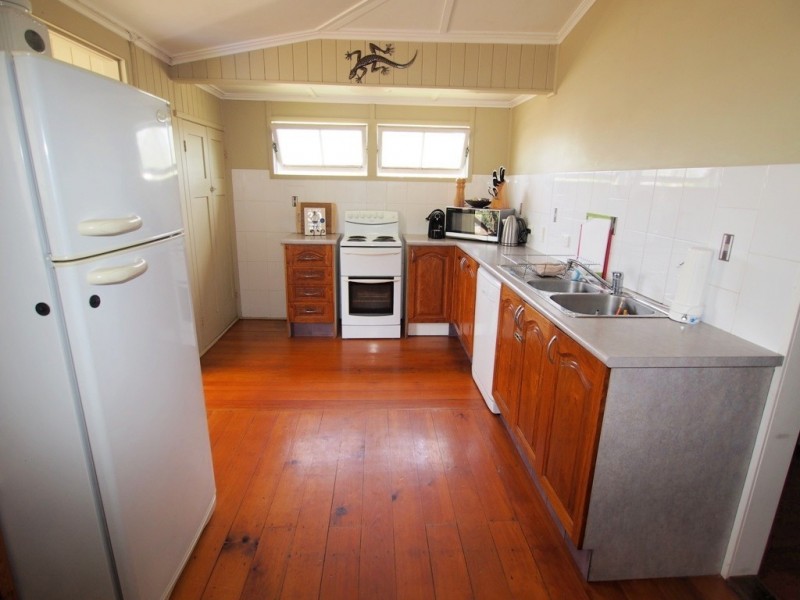 28 King St, Howard QLD 4659