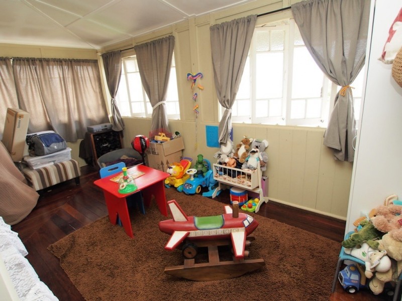 28 King St, Howard QLD 4659