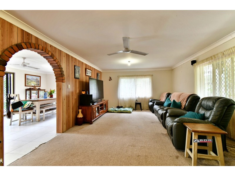 1 Brenda Court, Torbanlea QLD 4662