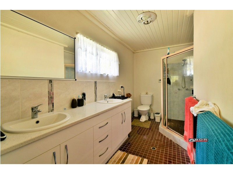 1 Brenda Court, Torbanlea QLD 4662