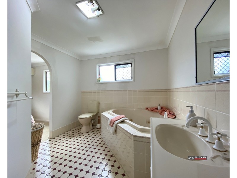 57-59 James St, Howard QLD 4659