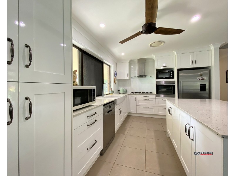 9 Island Close, Pacific Haven QLD 4659