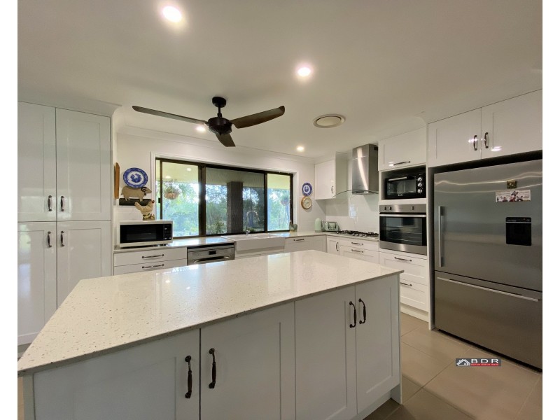 9 Island Close, Pacific Haven QLD 4659