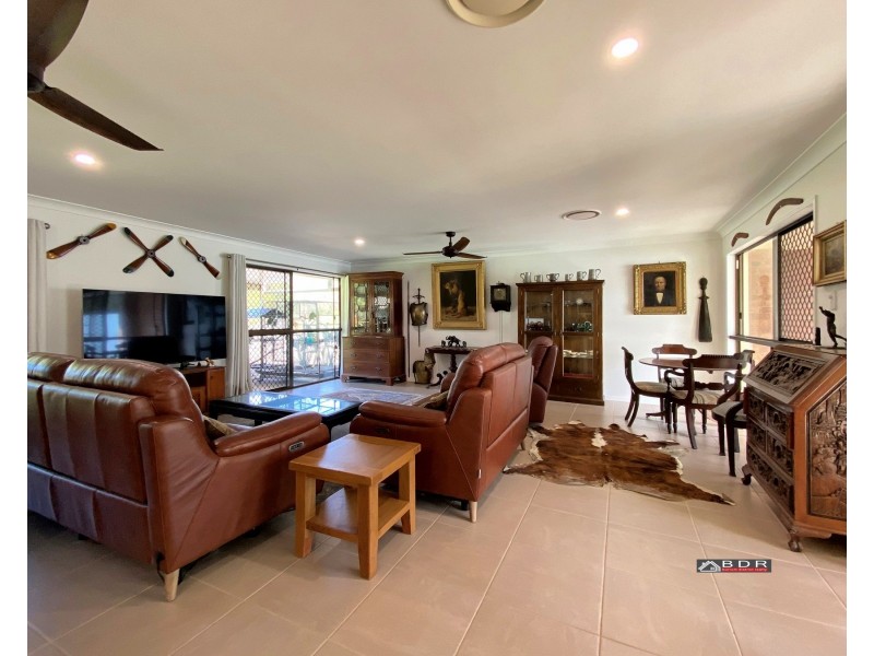 9 Island Close, Pacific Haven QLD 4659