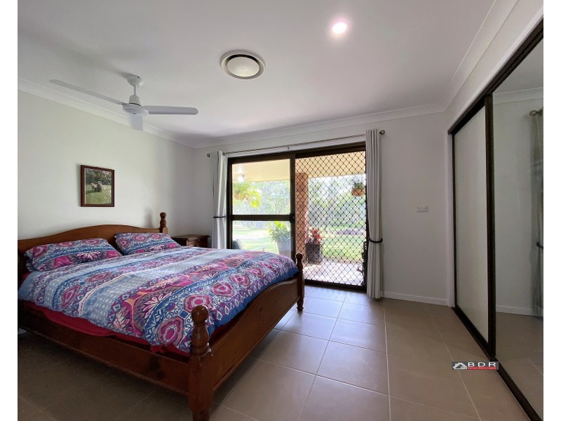 9 Island Close, Pacific Haven QLD 4659