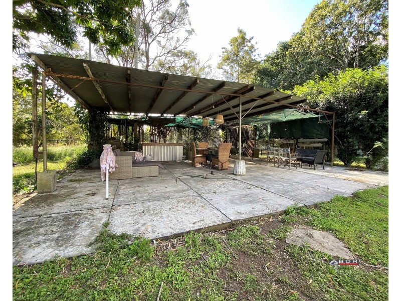 19 East St, Howard QLD 4659