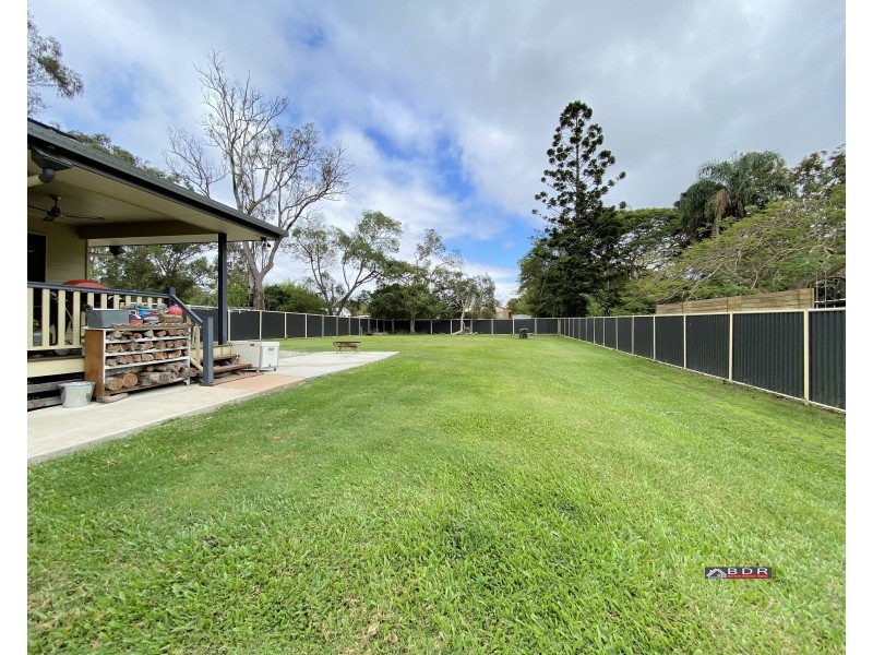 33 East Street, Howard QLD 4659