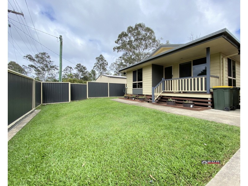 33 East Street, Howard QLD 4659