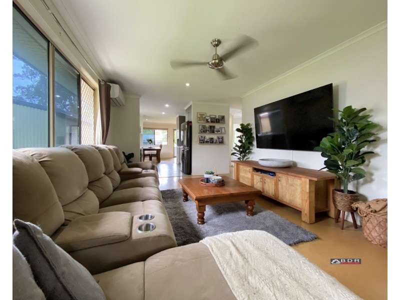 33 East Street, Howard QLD 4659