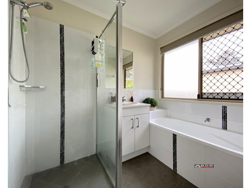 33 East Street, Howard QLD 4659